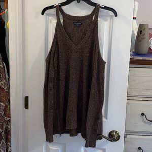 AE. Brown sweater. Cold shoulder. Size S.